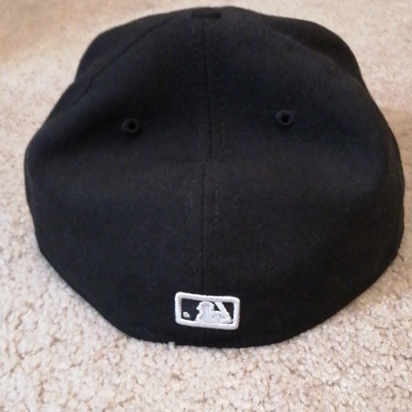NEW Era cap - Picture 3 of 3